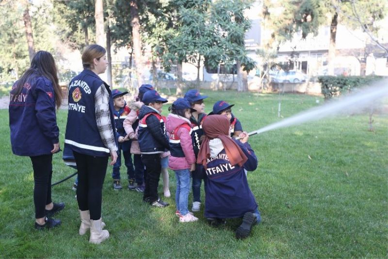 Gaziantep İtfaiyesi minikleri ağırladı