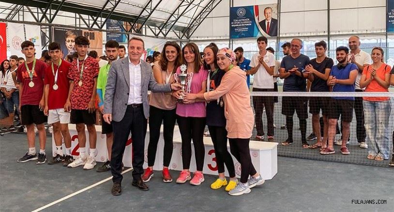 Erzurum Tenis Akademisi Kızlarda Şampiyon Oldu