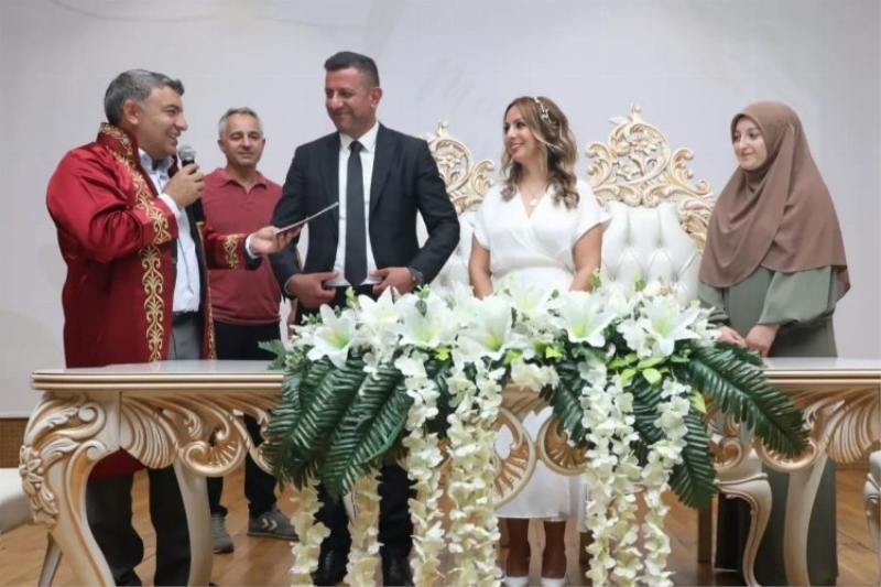 En genç nüfuslu ilçede bir yılda 440 nikah kıyıldı