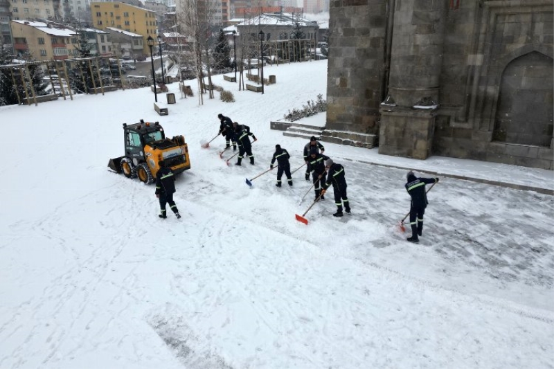 Erzurum kara teslim oldu