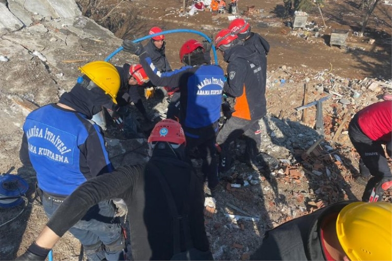 Manisa Büyükşehir itfaiyesi Adıyaman’da