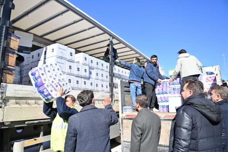 Yardım tırları bölgeye ulaşıyor