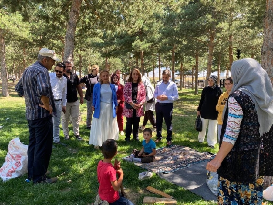 Ak Parti Erzurum’da saha turlarını hızlandırdı