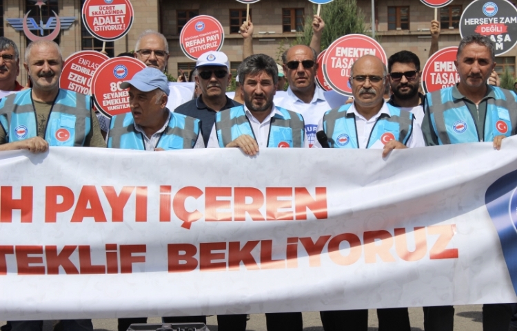 Memur Sen’den Erzurum’da protesto eylemi 