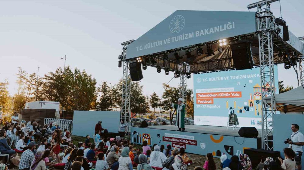 Erzurum’daki festivalden renkli görüntüler