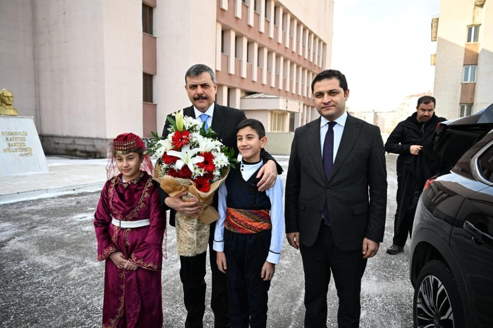 Vali Çiftçi Pasinler’de çeşitli ziyaretler gerçekleştirdi 