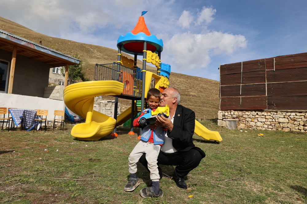 Başkan Akpunar Mahir’e verdiği park sözünü tuttu