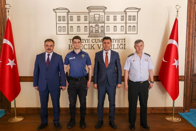 Kahraman polis ödüllendirildi