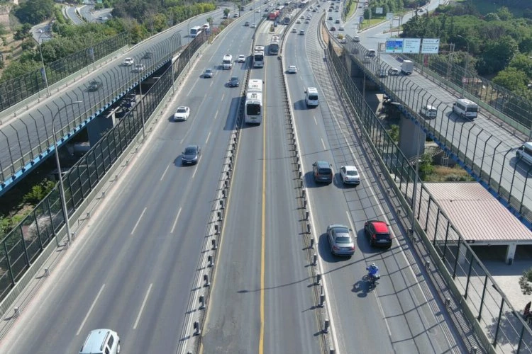 Haliç Köprüsü metrobüs yolu yenileniyor