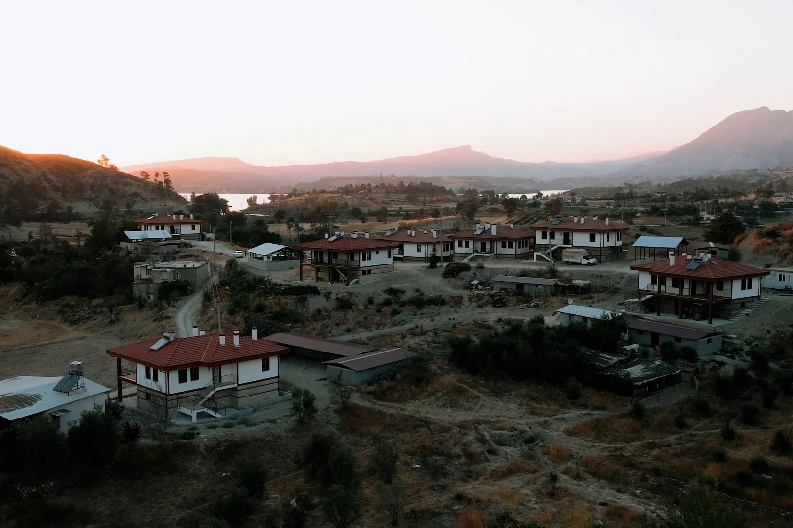 Manavgat yeniden ayağa kalkıyor