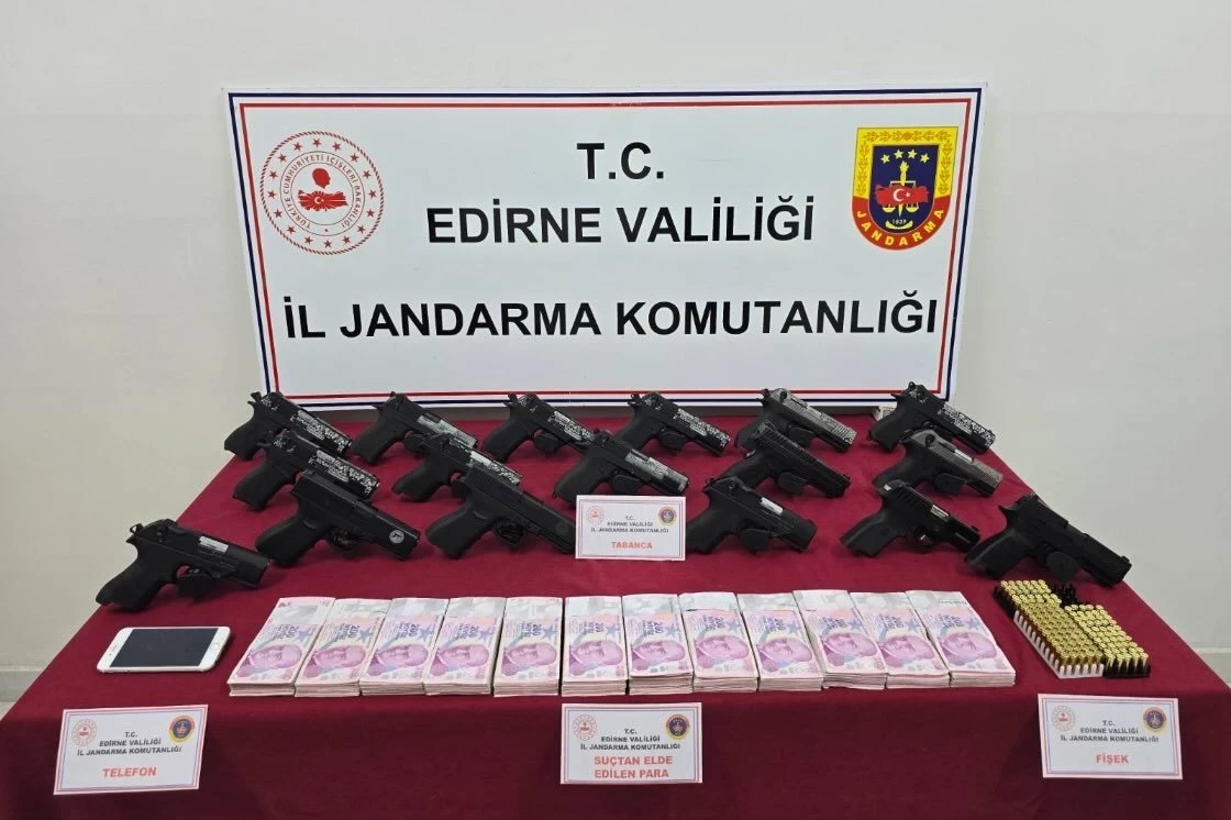 İpsala’daki operasyonda 17 tabanca ele geçirildi