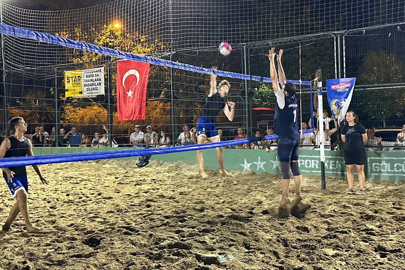 Gölcük plaj voleybolunu çok sevdi