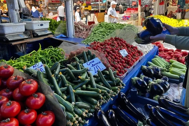 Bursa’da pazarın nabzı “Tuz Pazarında’’ atıyor