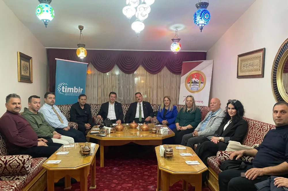 Erzurum’da Akademi ve Medya Temsilcileri Dijital Çağı Değerlendirdi