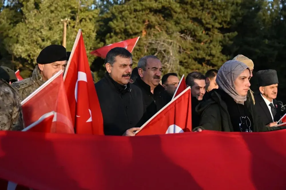 Erzurum Tarihine Yürüdü: 148 Yıl Önceki Aziziye Destanı Dualarla Anıldı