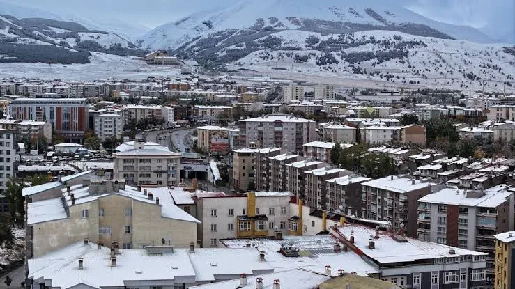 Erzurum Valiliğinden Kuvvetli Kar Yağışı Uyarısı