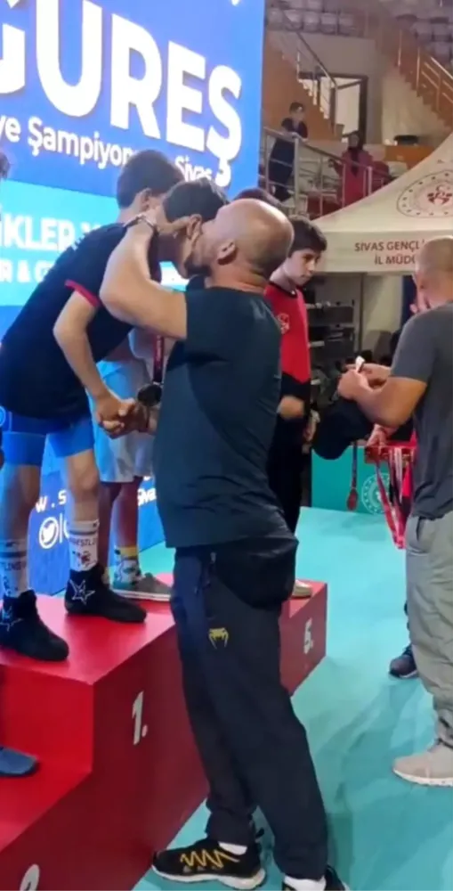ERZURUM AİLE VE SOSYAL HİZMETLER SPOR KULÜBÜ’NDEN TÜRKİYE ŞAMPİYONASINDA TARİHİ BAŞARI