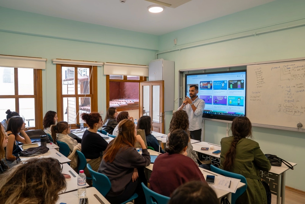 İBB Gençlik Ofisleri'nde yılın ilk eğitimleri sürüyor