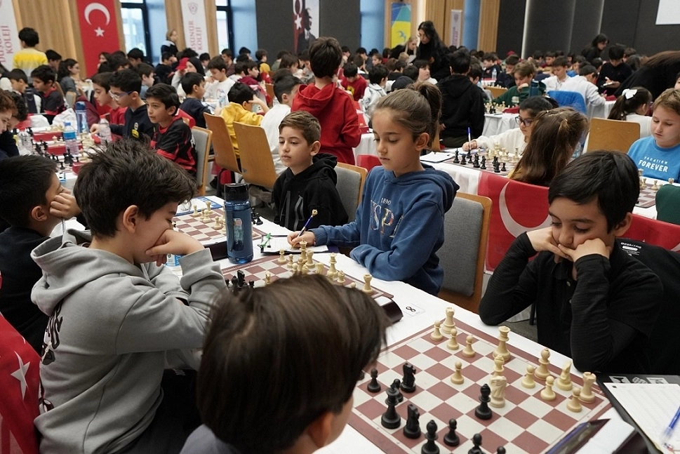 İstanbul Beylikdüzü'nde geleneksel turnuvada hamleler konuştu