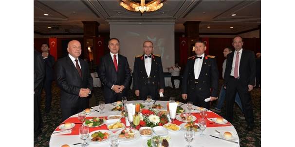 ERZURUM`DA CUMHURİYET RESEPSİYONU
