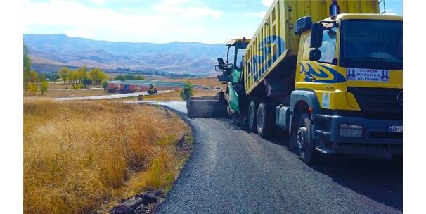 MAHALLE BAĞLANTI YOLLARI ASFALTLANIYOR