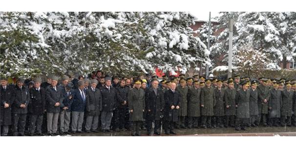 ULU ÖNDER ATATÜRK, EBEDİYETE İNTİKALİNİN 77. YILDÖNÜMÜNDE ERZURUM?DA ANILDI