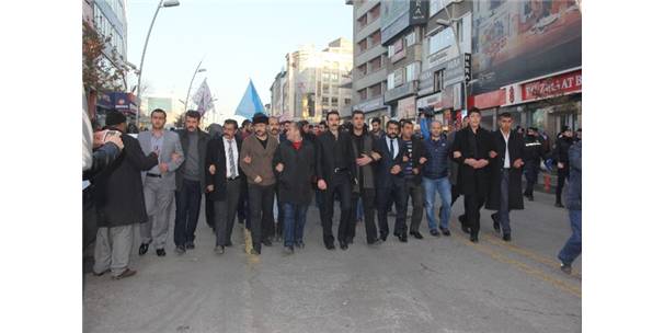 ERZURUM?DA ÜLKÜ OCAKLARI TÜRKMEN DAĞI?NDA YAŞANAN KATLİAMI PROTESTO ETTİ