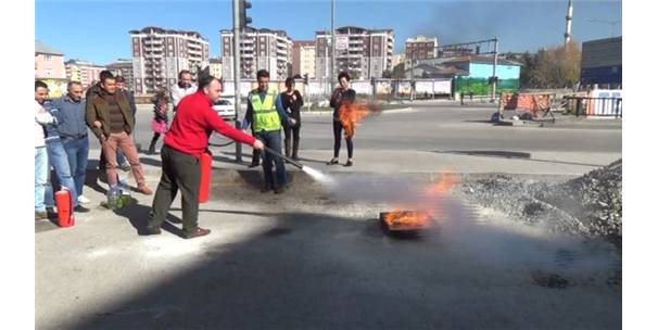 ÇALIŞANLAR YANGINA MÜDAHALE KONUSUNDA EĞİTİLİYOR