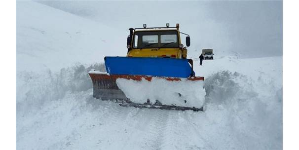 ERZURUM?DA KAR VE TİPİ NEDENİYLE KAPANAN KÖY YOLLARI ULAŞIMA AÇILIYOR