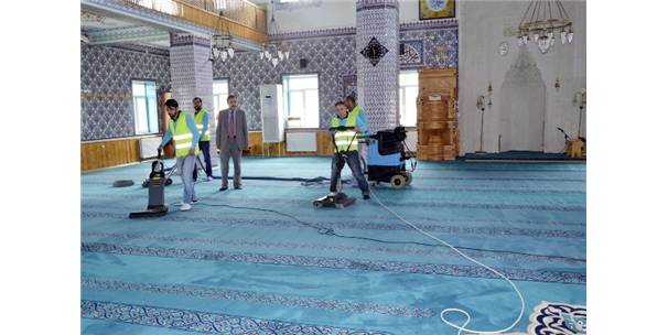 ERZURUM?DA CAMİLER RAMAZAN?A HAZIRLANIYOR