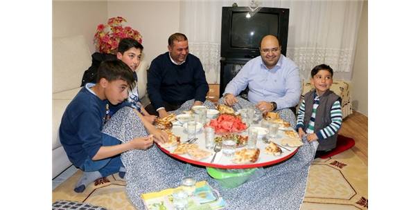 BAŞKAN ORHAN?DAN SÜRPRİZ İFTAR ZİYARETİ?
