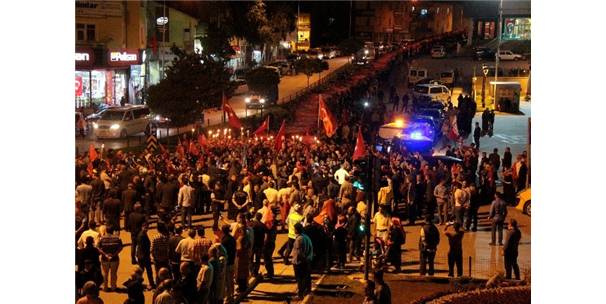 ERZURUM?DA 500 METRE UZUNLUKTAKİ BAYRAKLA ?BAYRAK YÜRÜYÜŞÜ? DÜZENLENDİ