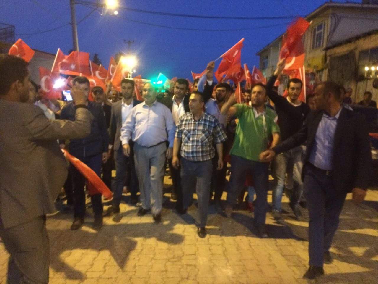 KÖPRÜKÖY BELEDİYESİ DEMOKRASİ NÖBETİNDE