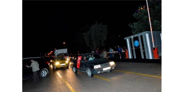 ERZURUM SEMT PAZARCILAR ESNAFI DERNEĞİ DEMOKRASİ NÖBETİNE DESTEK VERDİ