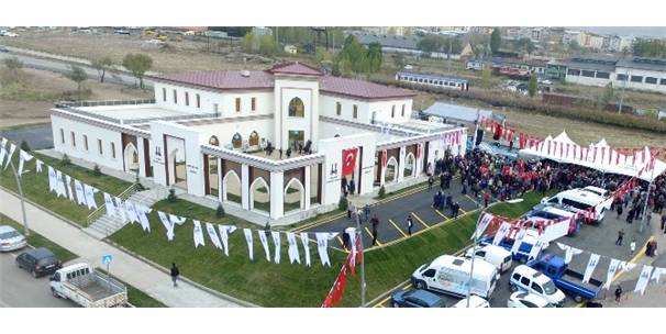 Büyükşehir`in Kültür Yatırımı Nurettin Topçu Bilgi Evi Açıldı