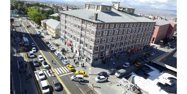 BÜYÜKŞEHİR KENTİN TARİHİ CUMHURİYET CADDESİ?Nİ YENİLİYOR