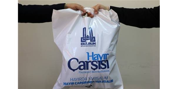 Hayır Çarşısı`dan Öğrencilere Kışlık Giysi Yardımı