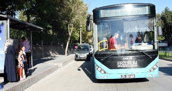 Başkan Sekmen?den öğrencilere ulaşım jesti