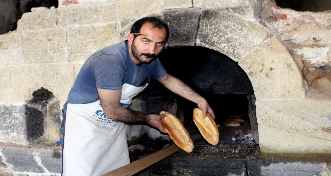 Tarihi tabyada 130 yıl sonra yeniden ekmek pişirdiler