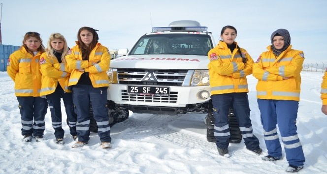 Erzurum İl Sağlık Müdürlüğü ekipleri şifa dağıtıyor