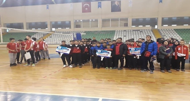 Erzurum voleybolda çeyrek finalde