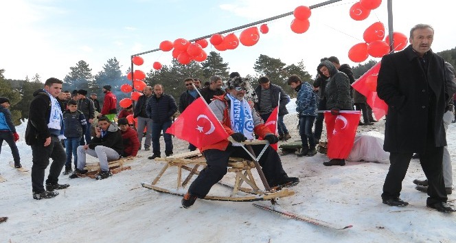 Şenkaya?da ?Şen-Kay Hızek Festivali? renkli görüntülere sahne oldu