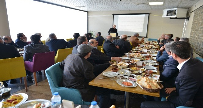 Muhtarlardan Başkan Korkut?a memnuniyet plaketi