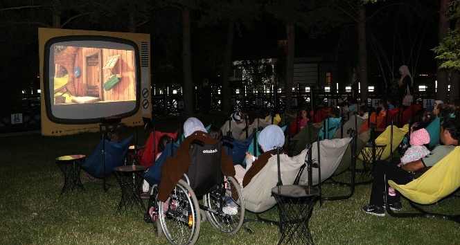 Büyükşehir?den yazlık sinema